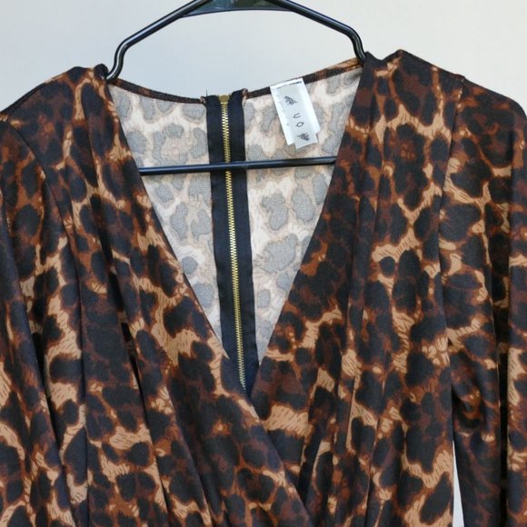 Cheetah Print Zipper Back Jump Suit Drama Sleeves - Picture 4 of 13